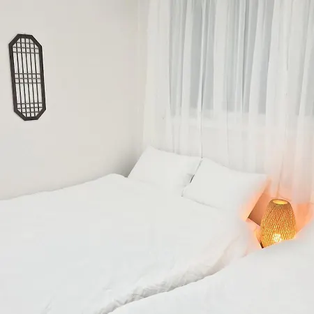 Line 9 Black Stone, 15 Minutes To Gangnam, 30 Minutes To Jamsil, 10 Minutes To Yeouido, 3Bed, Chung-Ang University, Olive Young